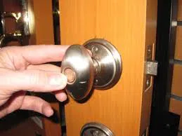 Locksmith Master Store Dover, FL 813-314-7977 - door-unlock